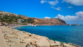 Piso  Avinguda juan chabás. Piso con terraza espectacular y vistas al montgó en denia
