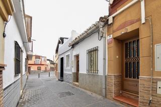Casa a Motril  ciudad. Oportunidad única , casa para reformar en el centro de motril