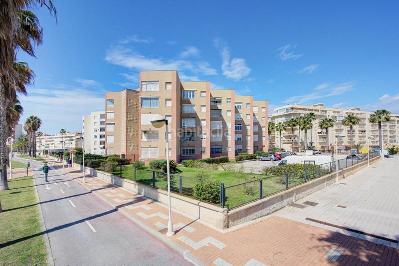 Foto 3aa313aa-0541-4f5c-b3e5-5e35bc880247. Piso en camino pelaillo del 15 piso en primera linea con terraza y dos cocheras en Motril
