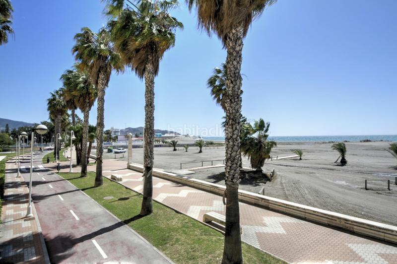 Foto e5f59ca2-9e5b-40c6-bb3b-4434b0e68e1d. Piso en camino pelaillo del 15 piso en primera linea con terraza y dos cocheras en Motril