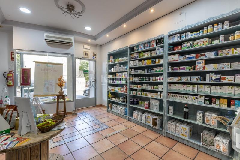 Foto a9c3a85a-b673-477d-a925-f947090fbc88. Locale commerciale in Cervantes Granada