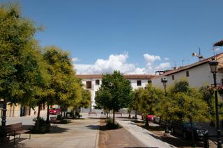Casa a Guadix. Casa de grandes dimensiones ubicada en la calle duende, cerca de