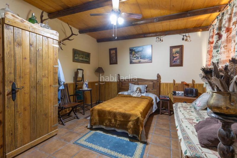 Foto d011e4dd-6f18-4a41-8946-5403f7c1ee56. Masía en Cumbres Verdes Zubia (La)