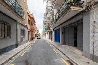 Local Comercial en Barrio de Zaidn. Espacioso local comercial en zaidn