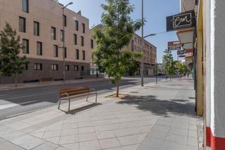 Car parking in Arabial 78. Amplia plaza de aparcamiento en arabial