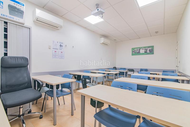 Foto 4f49f930-d48c-40a6-b247-11ff6019c1c3. Local commercial dans Av. F. Garcia Lorca - Nueva Estación Autobuses Granada