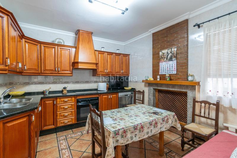 Foto adf1fe5e-02cf-4f00-ba92-78e9c58fd6c9. Maison jumelée avec parking dans Salar