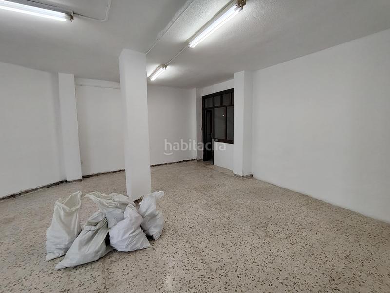 Foto a37c3851-4fb2-4a96-bbdd-bcadd2089de1. Local comercial se vende local junto a correos en Atarfe