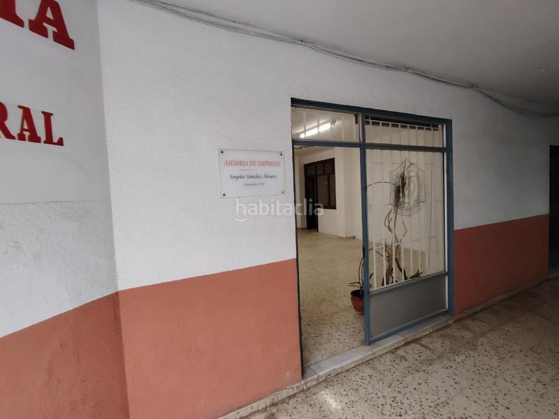 Foto c12fae51-3d23-43fc-90af-4daa810aefcf. Local comercial se vende local junto a correos en Atarfe