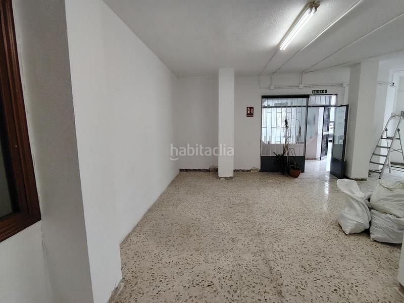 Foto ed85b8b6-f2d1-42d3-af37-31a47fad3fed. Local comercial se vende local junto a correos en Atarfe