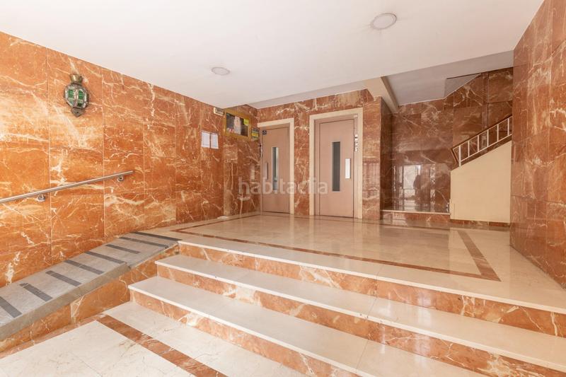 Foto 3de9e3ca-d0f7-465a-a509-c599b2e717f9. Piso magnifico piso de tres habitaciones en una quinta planta con terraza, junto a universidades!!!!!! en Granada