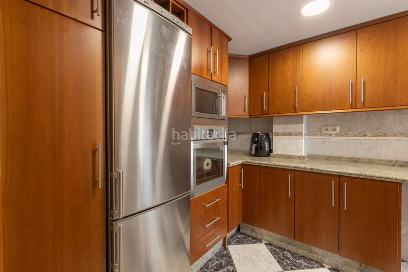 Foto 4a31b6a2-b255-4198-a0c5-02af577e6b00. Piso magnifico piso de tres habitaciones en una quinta planta con terraza, junto a universidades!!!!!! en Granada