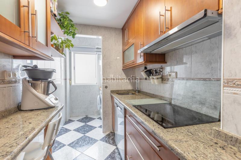 Foto e1413ff8-41ee-4d67-af32-e80276be866f. Piso magnifico piso de tres habitaciones en una quinta planta con terraza, junto a universidades!!!!!! en Granada