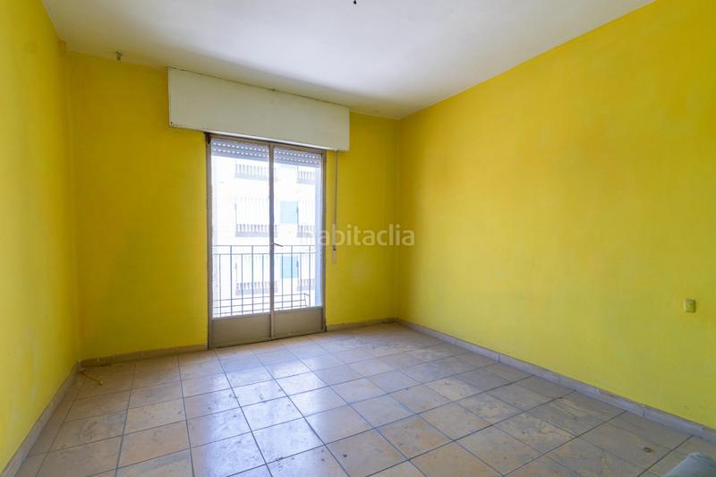 Foto 851a09b6-8d4e-40d6-bd27-b0db0decf3c1. Piso luminoso piso en avenida barcelona en Barrio de Zaidín Granada
