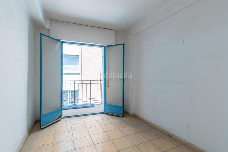 Foto f88c417d-9b29-4295-b9b0-bc2ec3a873e6. Piso luminoso piso en avenida barcelona en Barrio de Zaidín Granada