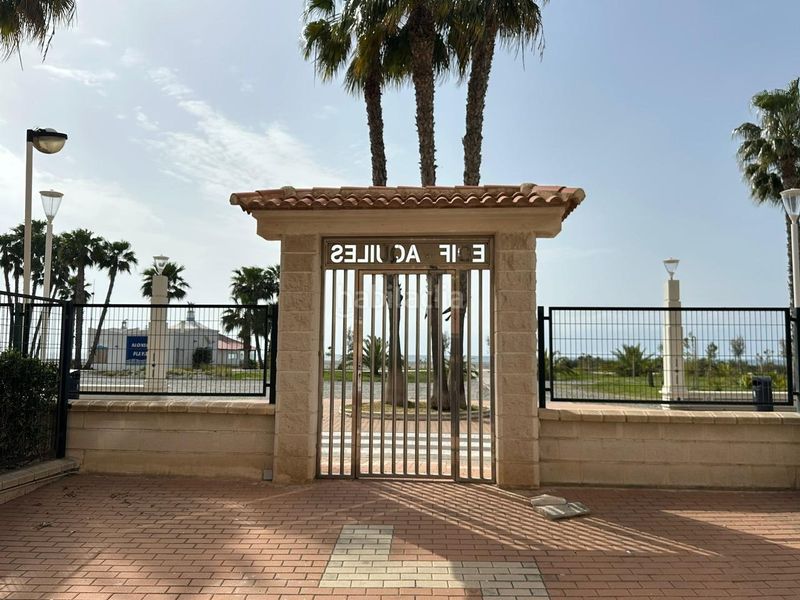 Foto a751900e-e8c5-4aa6-96d9-3398bc88530d. Pis amb aparcament a Playa de Granada Motril