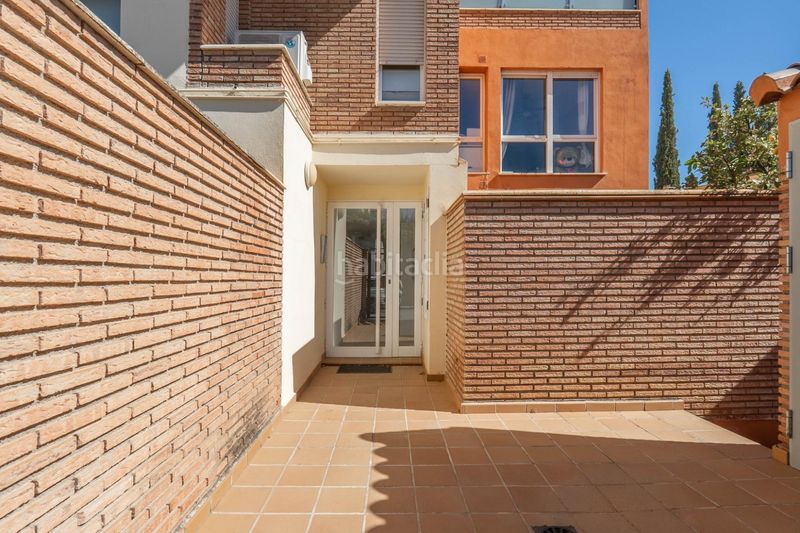 Foto ae5e9d4b-de08-409f-81cc-7b89ed2196f2. Pis a calle leon felipe a La Zubia Ciudad Zubia (La)