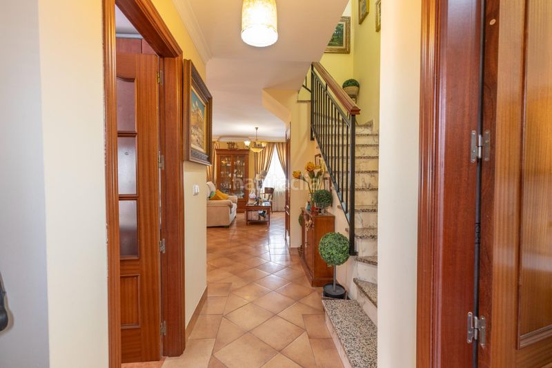 Foto 2c96e367-fa1d-461b-9dd5-23bd91b60ca7. Casa aparellada amb calefacció aparcament piscina a Gójar