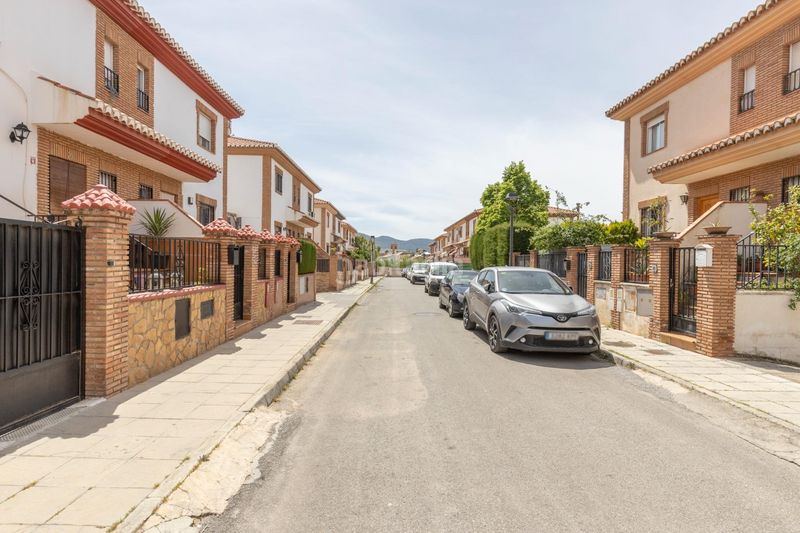 Foto cfabd62b-6ee8-49e7-b452-e2aaded55c39. Casa aparellada amb calefacció aparcament piscina a Gójar