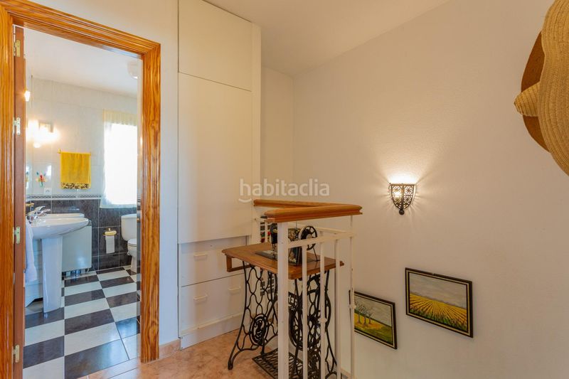 Foto 06f1429d-43d8-4318-8bb3-149586967437. Casa adossada amb aparcament a Cúllar Vega