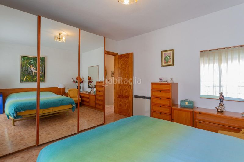 Foto 0ee7a44e-ef20-4666-aaac-ae04f9d1bf26. Casa adossada amb aparcament a Cúllar Vega