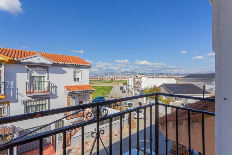 Foto c3ba63ad-98c5-43c3-856e-a0fef783d0fa. Casa adossada amb aparcament a Cúllar Vega