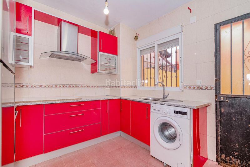Foto 22d356f7-6b97-43d4-a812-fd8a21472e06. Casa adossada amb aparcament a San Francisco - El Chorrillo Gabias (Las)