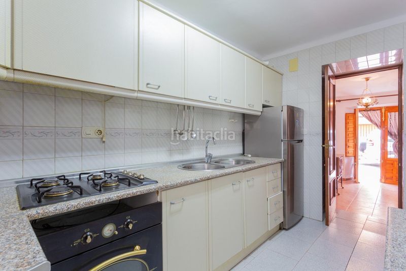 Foto ef9d289d-9635-4119-978e-8461dd95a452. Casa a Montejícar