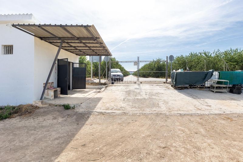 Foto b552111f-9614-43e4-916e-fa56bb66c029. Masia a Pinos Puente