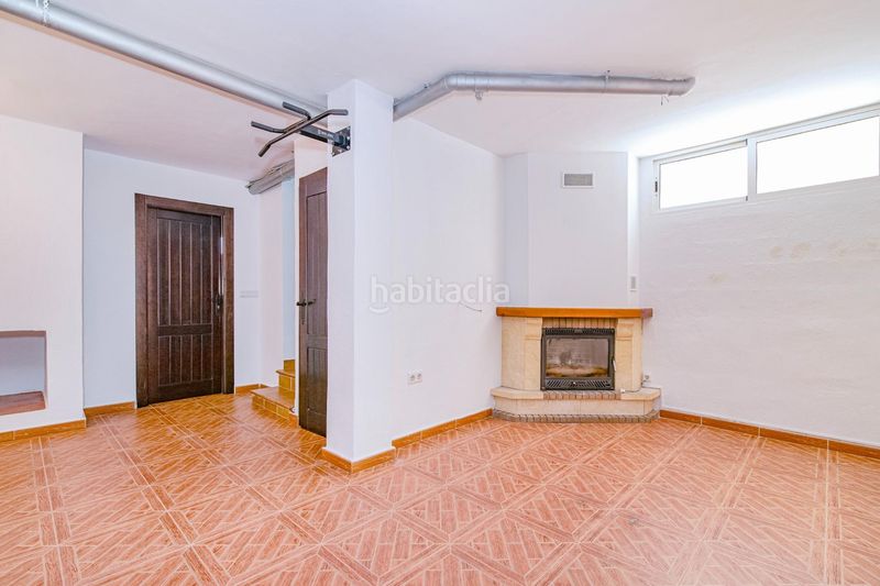 Foto 981c1895-26a2-4962-a8cb-723857360de2. Casa adossada amb aparcament a Las Flores - Huerta Gabias (Las)