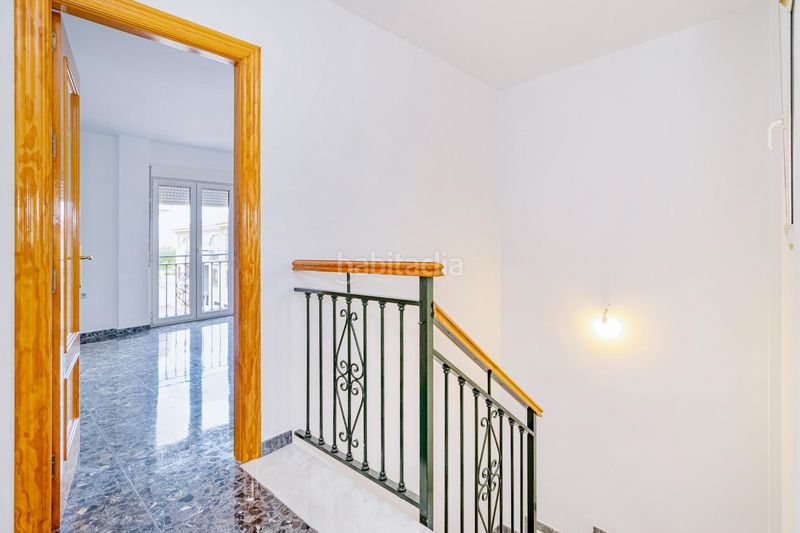 Foto a8e90983-dee8-4f0f-b410-46374d8ecdee. Casa adossada amb aparcament a Las Flores - Huerta Gabias (Las)