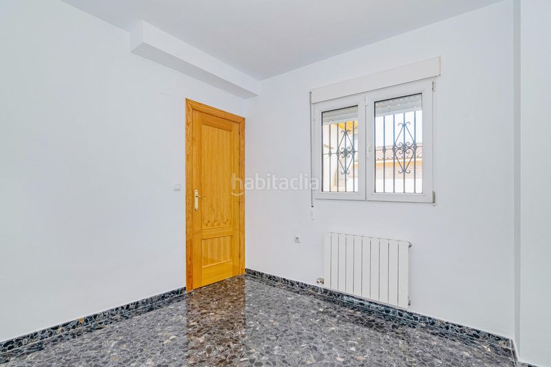 Foto d22bca10-7808-4e4e-a8b8-bae2c2313d93. Casa adossada amb aparcament a Las Flores - Huerta Gabias (Las)