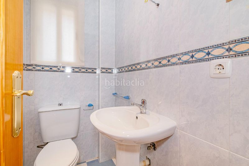 Foto d6af8d01-fc4e-4aab-98d7-36b7fc8d61bb. Casa adossada amb aparcament a Las Flores - Huerta Gabias (Las)