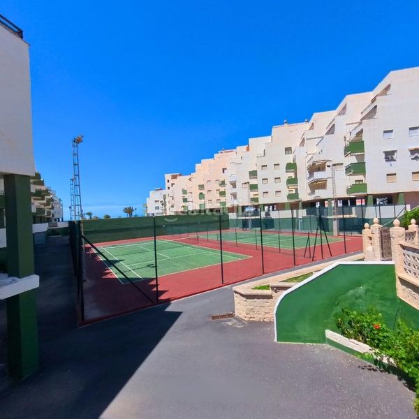 Foto 1b96f7db-a70c-487e-ae0d-fe9d94f25cd4. Apartament amb piscina a Salobreña costa Salobreña