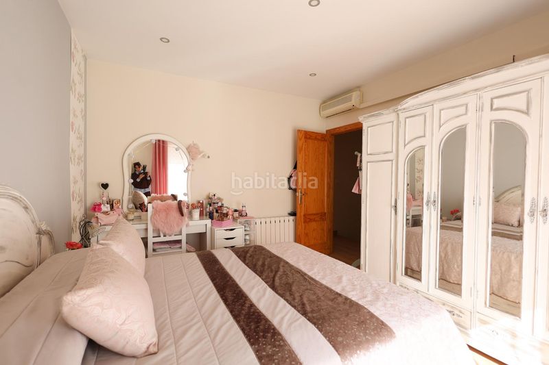 Foto d1fd7425-dce1-4c71-add7-623ab8b2849e. Casa adossada amb calefacció a Cúllar Vega