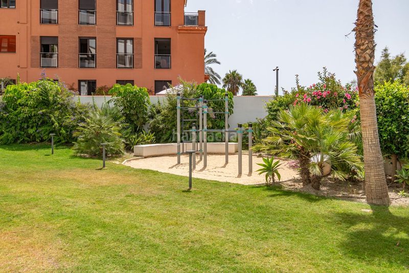 Foto a5d033c9-c2d5-4fac-8443-2829a6e5540c. Pis amb calefacció aparcament piscina a Playa de Granada Motril