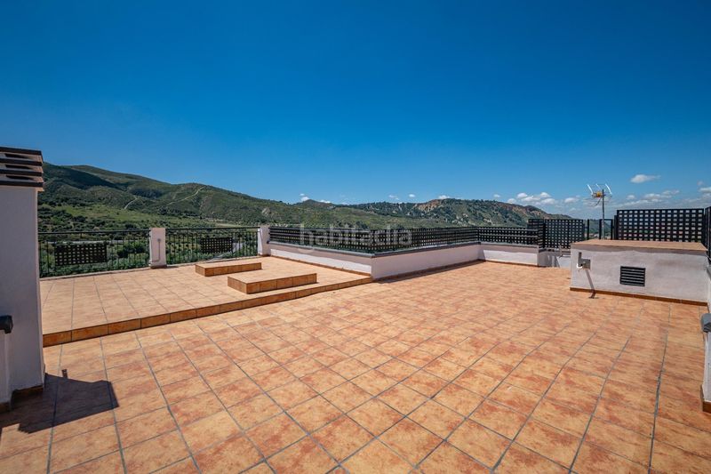 Foto acecf24d-6b52-4514-a49a-875c0fd467b5. Pis amb calefacció piscina a Cenes de la Vega