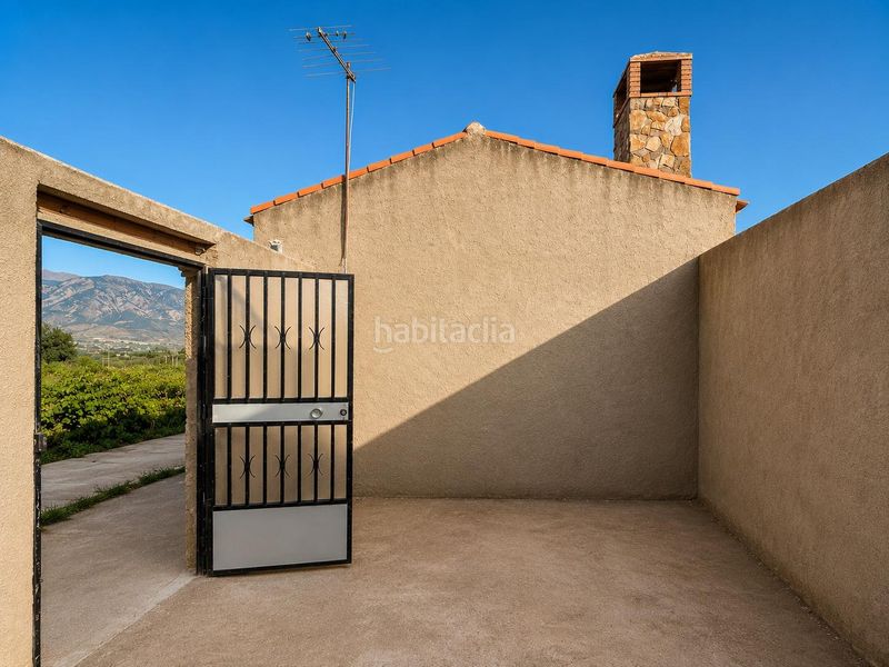 Foto 90934ab5-cc79-4f65-86b8-5f9c7da3dba0. Masia amb aparcament a Padul