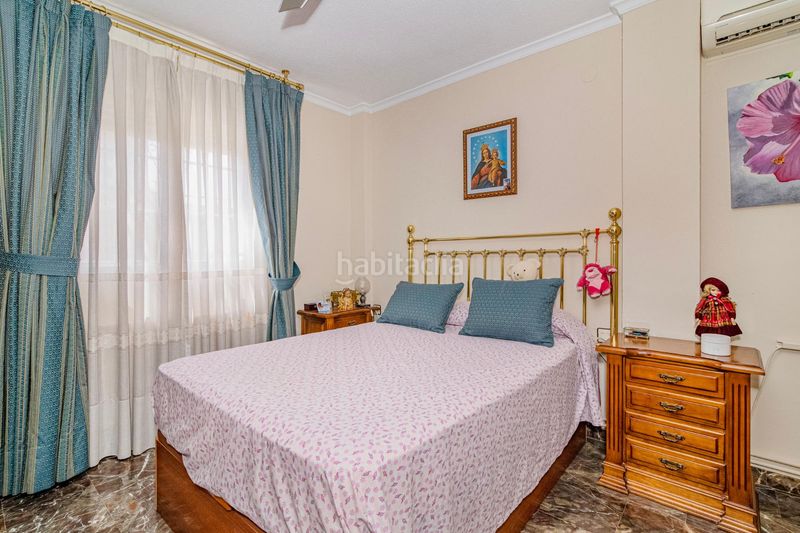 Foto 0b3d78c6-5e96-4e2a-82fb-bb23bdfdf068. Casa adossada amb calefacció aparcament a Joaquina Eguaras Granada