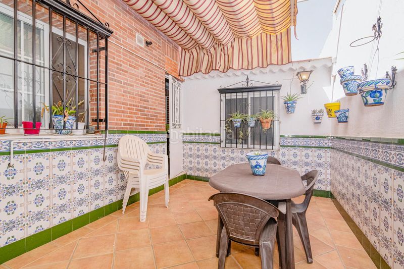 Foto 31a31695-7691-4887-8f1d-c857cf6e7ae8. Casa adossada amb calefacció aparcament a Joaquina Eguaras Granada