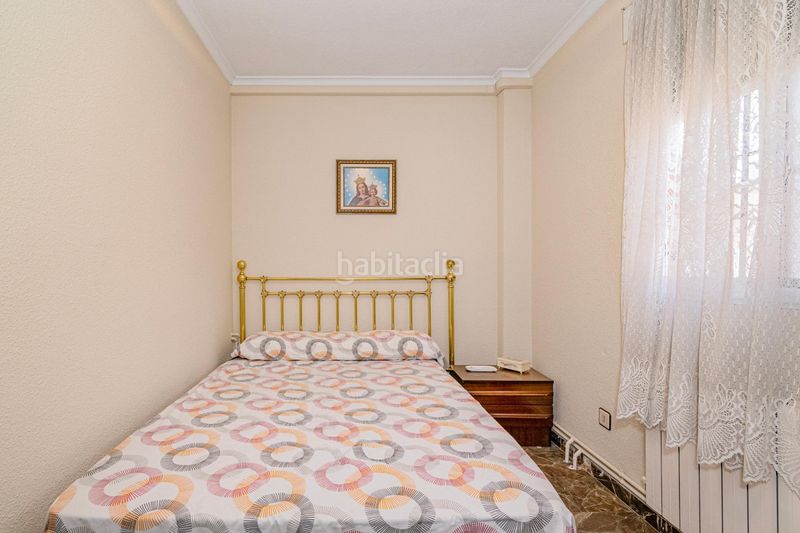Foto 85b86886-4168-4c93-b4d5-464ddeb39533. Casa adossada amb calefacció aparcament a Joaquina Eguaras Granada