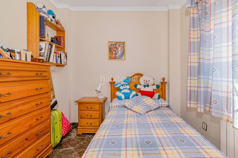 Foto b7959bd4-2010-42e0-8b3d-26c67f20e101. Casa adossada amb calefacció aparcament a Joaquina Eguaras Granada