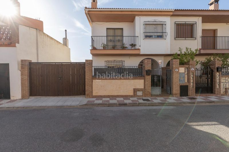 Foto 2d6d3a46-cc37-48de-a20e-137d4dc7ffb4. Casa aparellada amb aparcament a Malahá (La)