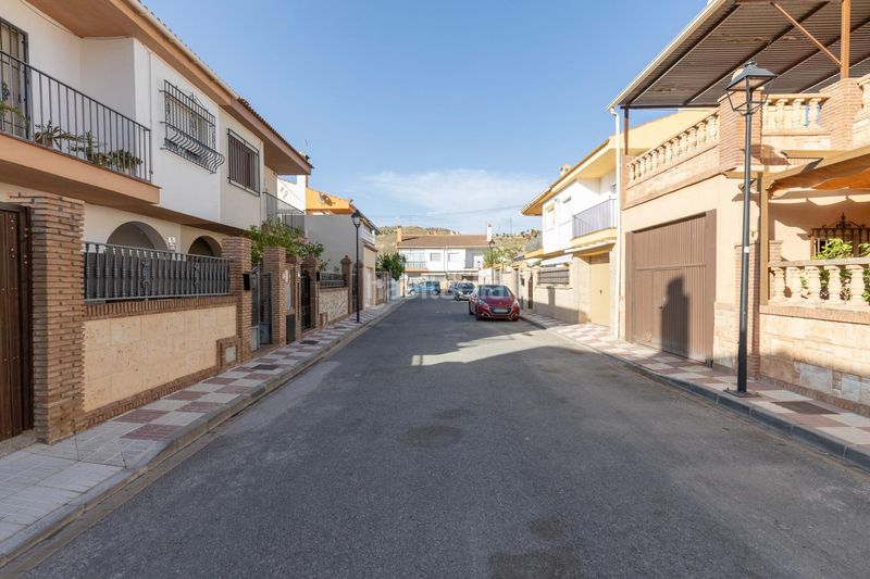 Foto 57eedb83-9d73-4286-ab8c-311513898f00. Casa aparellada amb aparcament a Malahá (La)