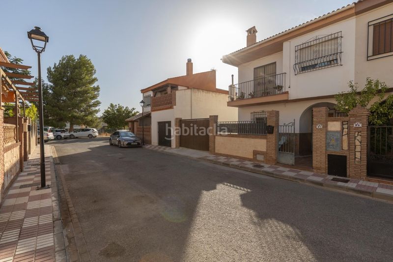 Foto f43c290a-a64e-4efb-a295-6d9510469953. Casa aparellada amb aparcament a Malahá (La)