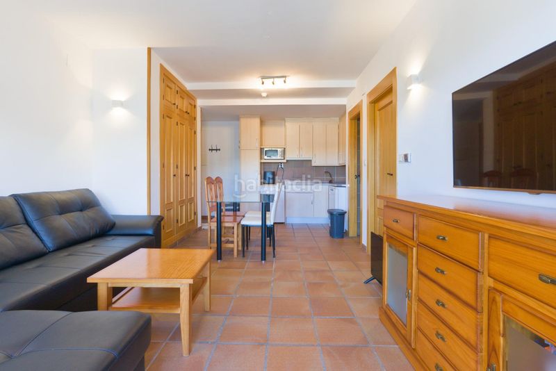 Foto 89ef2b65-ec82-44a8-808d-e1a3aaaea9d4. Apartamento  en pradollano, edificio boabdil en Sierra Nevada