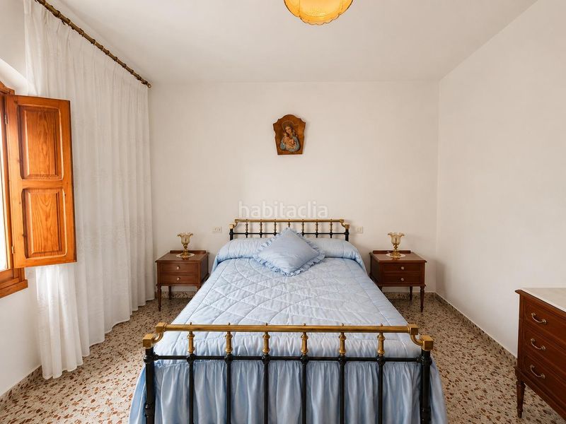 Foto b2db8176-e6b9-4fd3-92f0-6835d76eb059. Casa amb aparcament a Padul