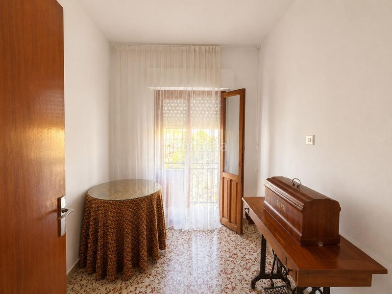 Foto e99a5415-468a-40ed-ad6d-3852a2e7b9ca. Casa amb aparcament a Padul