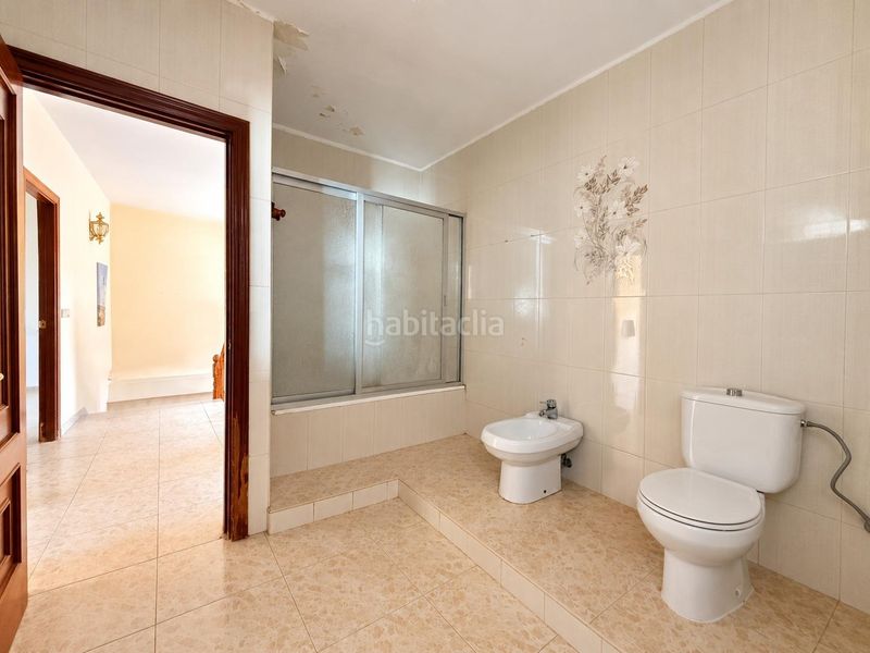 Foto e8ba80cb-7b30-42e9-9caa-37d4547b5b13. Casa amb aparcament a Valle (El)