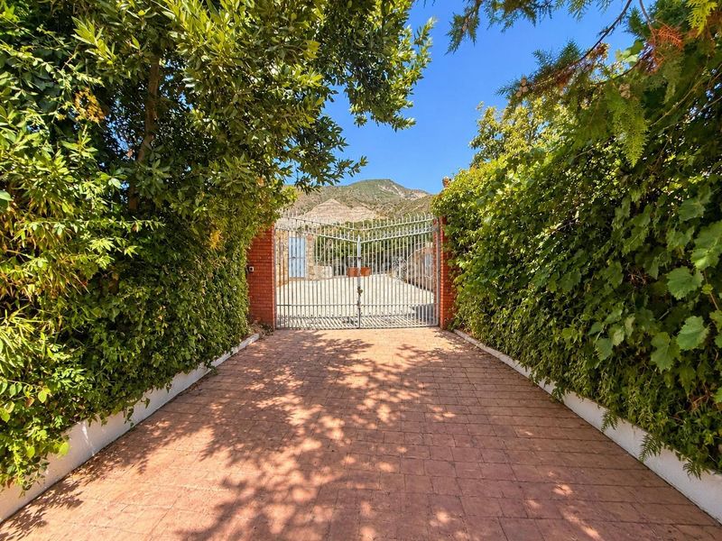 Foto f0ea6c56-90c8-4634-be9d-d7f3e1f64bec. Masía cortijo en Padul